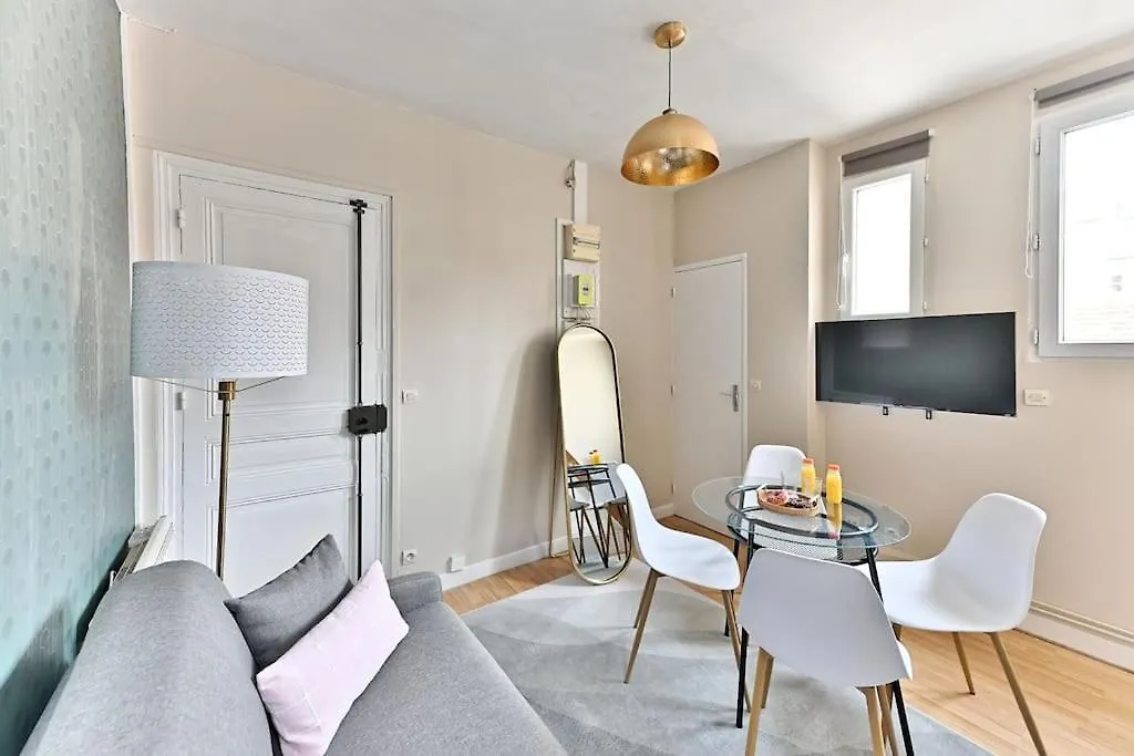 Appartement Avec Mezzanine Au Centre De Paris - II France