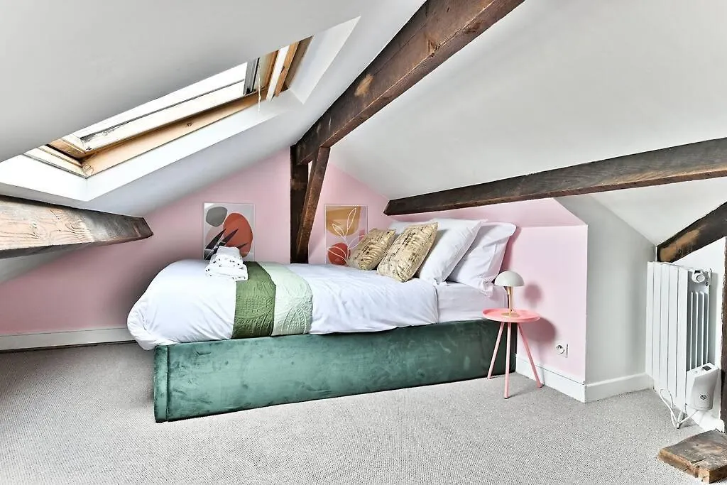 Appartement Avec Mezzanine Au Centre De Paris - II France
