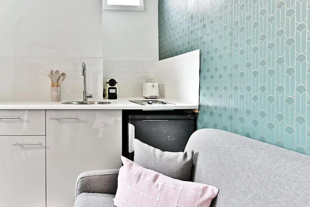 Appartement Avec Mezzanine Au Centre De Paris - II