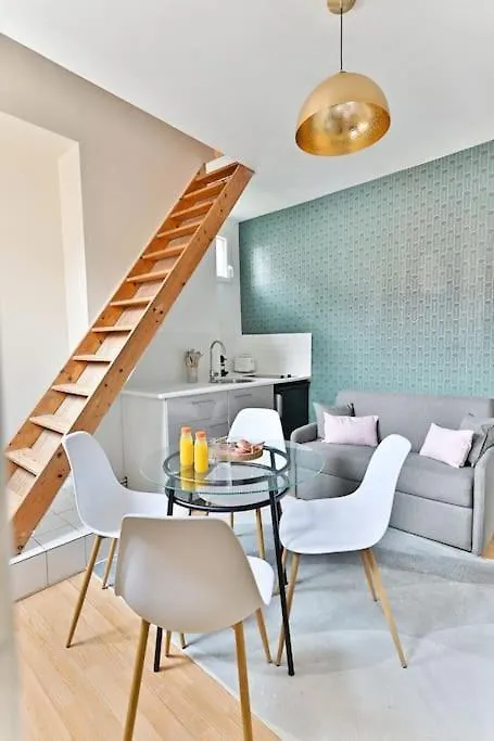 Appartement Avec Mezzanine Au Centre De Paris - II